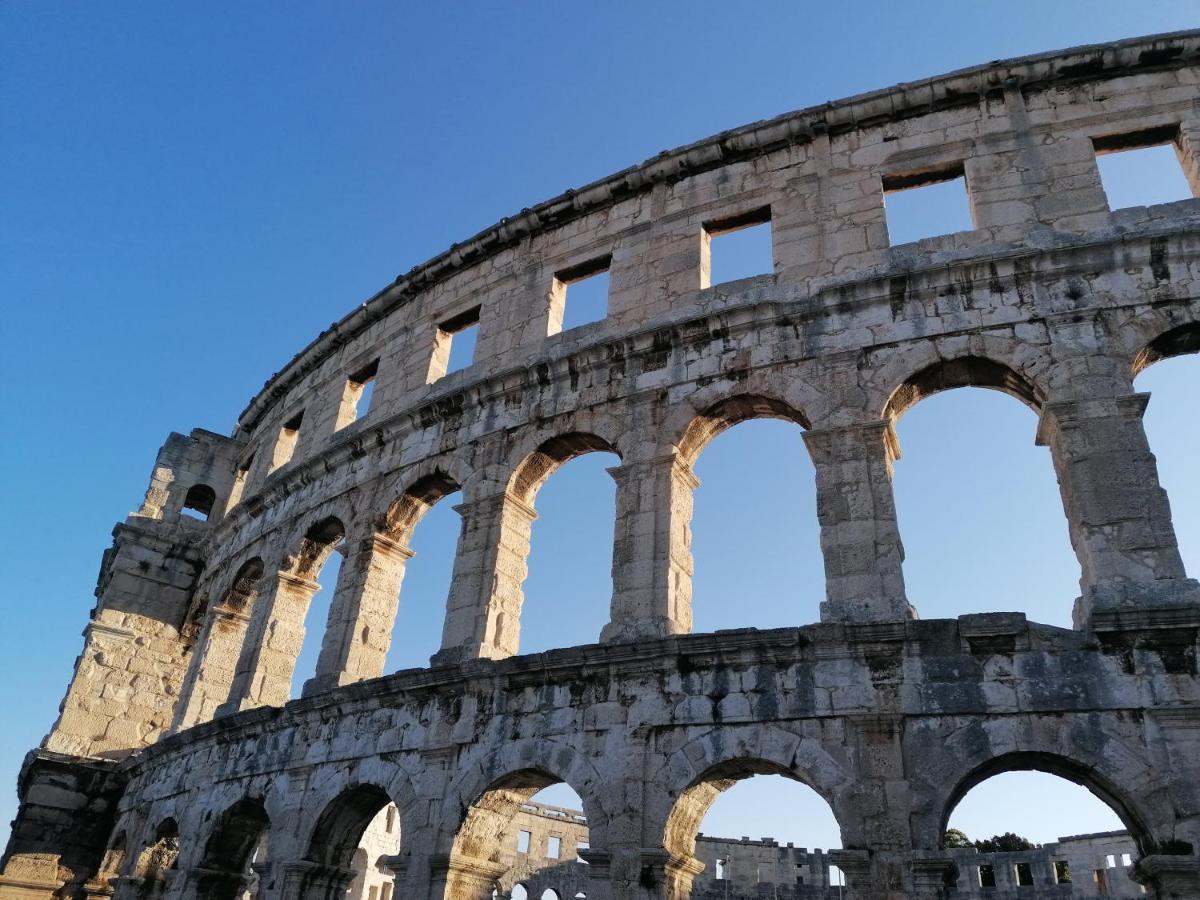 Rustic Istria Apartment Pula Luaran gambar
